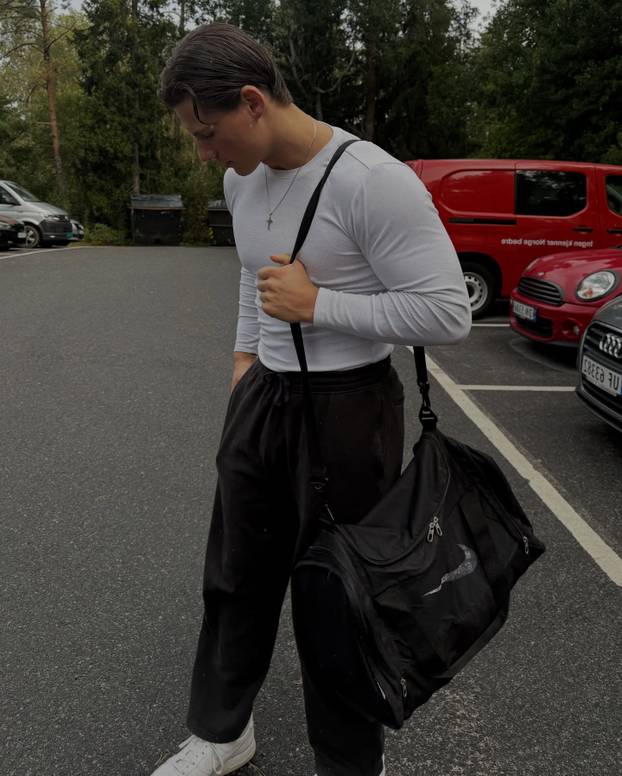 FOTO Petar studira medicinu u Norveškoj i izgleda kao Apolon: Doktore, pregledaj me!