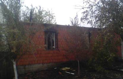 Izgorjela obiteljska kuća kod Pleternice, nitko nije ozlijeđen