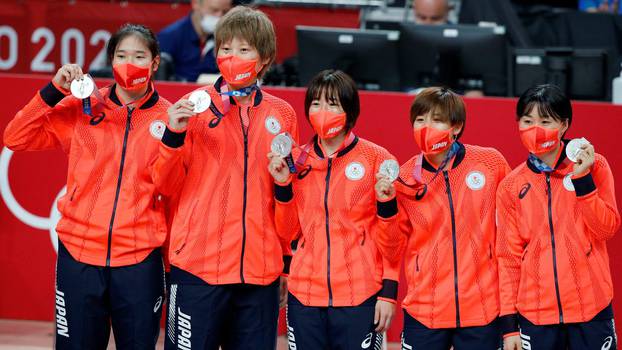 Basketball - Women - Medal Ceremony