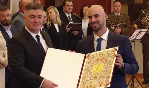 VIDEO Milanović je odlikovao sportaše: 'Ambiciju ne možeš zaustaviti. Ona ima krila i ide'