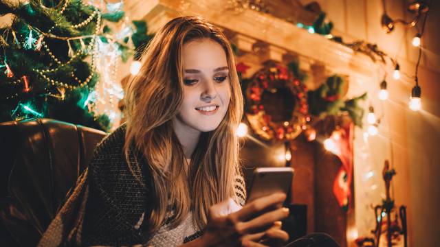 Ovih 10 stvari ne objavljujte na društvenim mrežama za Božić