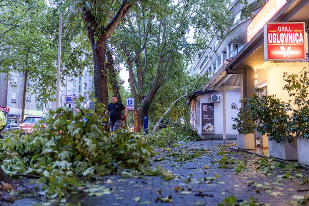 Olujno nevrijeme poharalo Mostar 