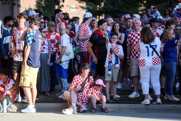 SP 2026 Dallas: Velika povorka hrvatskih navijača u Dallasu uoči utakmice Engleske i Hrvatske na Svjetskom prvenstvu