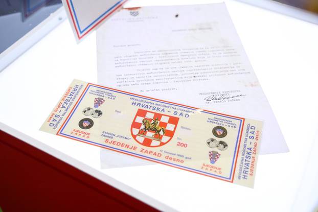 Zagreb: Izložba povodom 35 godina Hrvatskog nogometnog saveza 