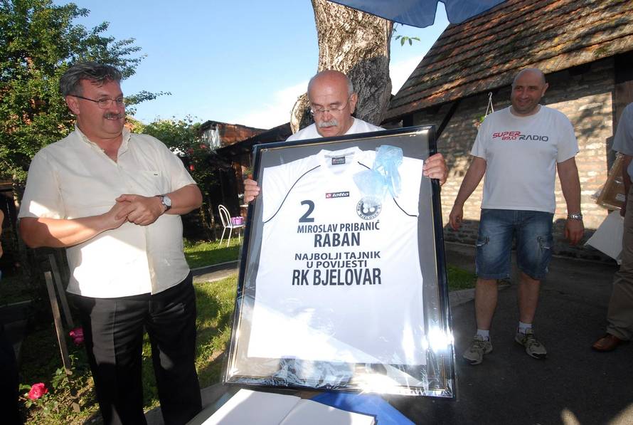 Bjelovar: Rukometaš Miroslav Pribani? Raban proslavio odlazak u mirovinu