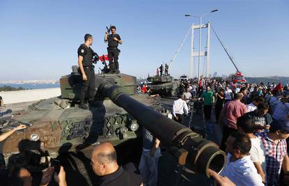 Vojska je u Turskoj u proteklih 50 godina tri puta rušila vlast