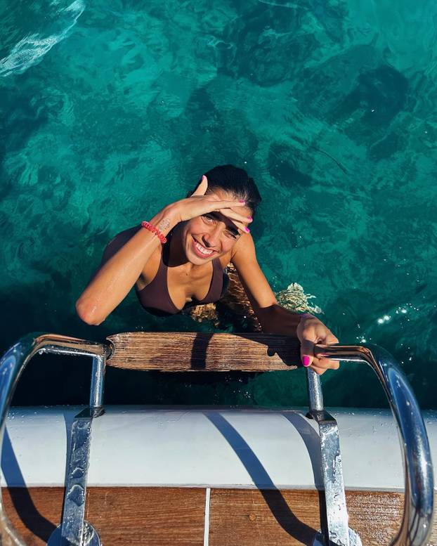 FOTO Kći srpske košarkaške legende ljubi zvijezdu Atletica i penje se prema teniskom vrhu