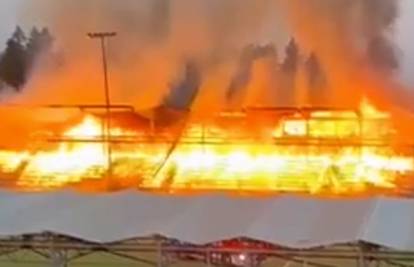 VIDEO Finskom klubu izgorjelo pola stadiona. Pogledajte kako požar guta sve pred sobom