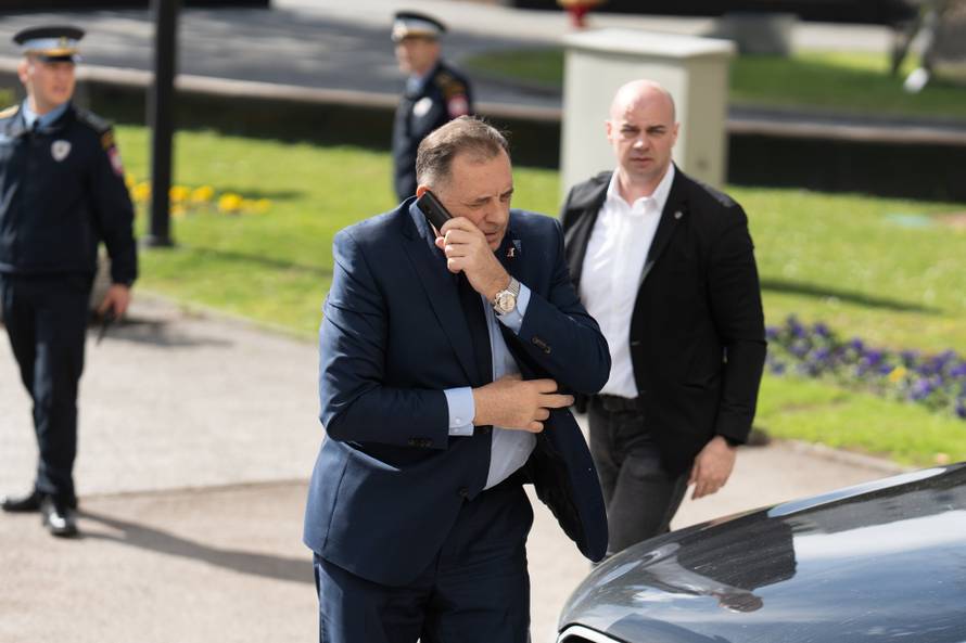 Milorad Dodik na ruci nosi sat Breitling vrijedan oko 10.000 eura