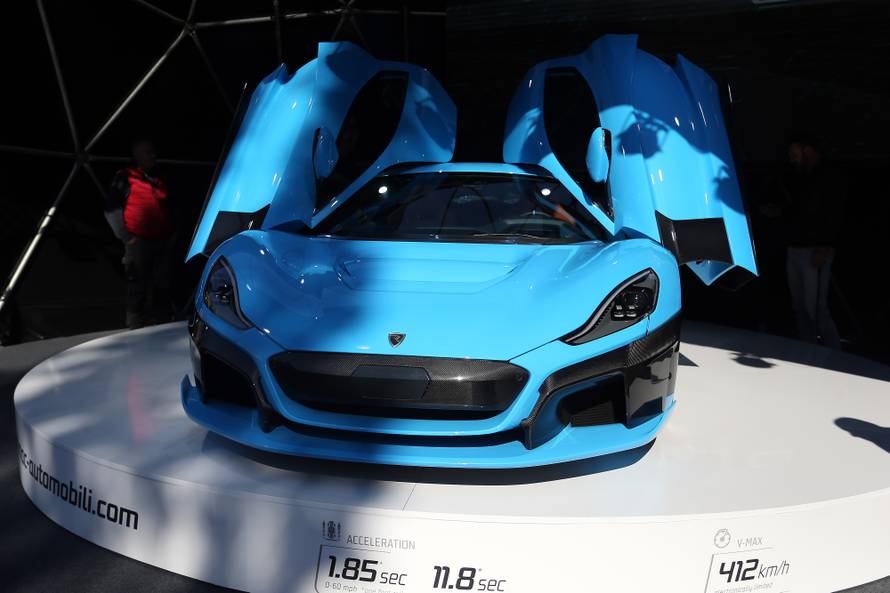 U centru Zagreba graÄanima pradstavljen super automobil Rimac C-Two