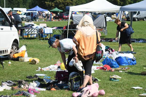 Koprivnica: Popularni buvljak zbog toplotnog vala ipak je imao nešto manje prodavača i kupaca