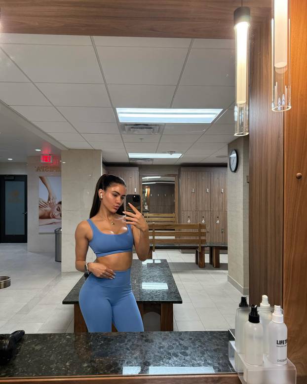 FOTO Otkrili ring djevojke za boksački spektakl. Jedna ima diplomu, druga se već skinula