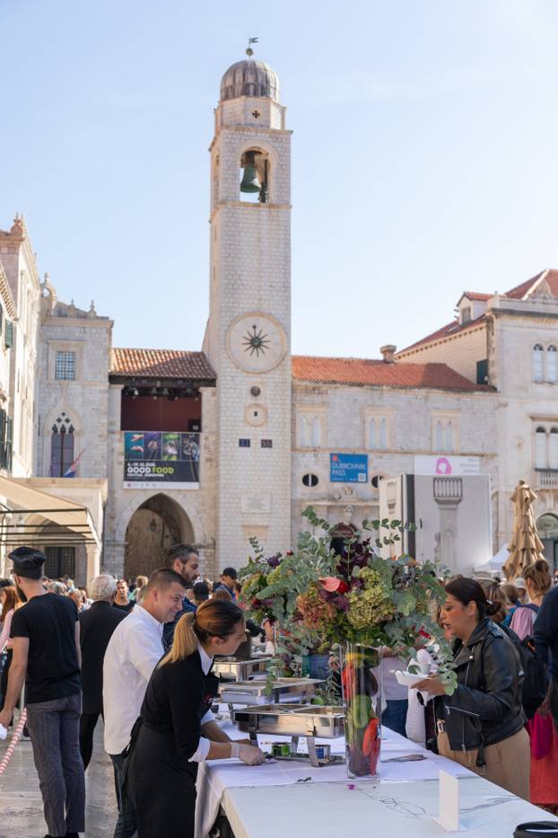 Dubrovnik: Tradicionalna Dubrovačka trpeza na Stradunu