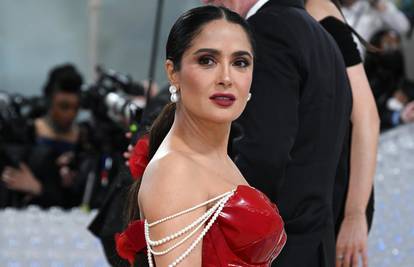 Salmu Hayek kritiziraju zbog haljine: 'Skupa žena, jeftin stil'