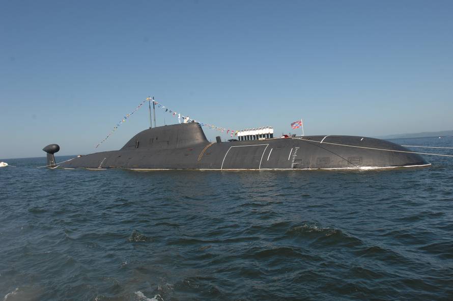 ITAR-TASS 75: RUSSIA. NOVEMBER 10. A picture of a Project 971 Shchuka-B type (NATO reporting name "Akula") nuc