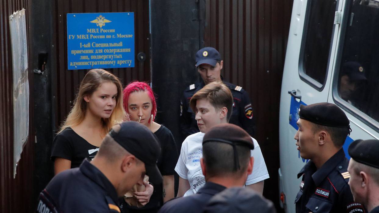 Članice Pussy Riota U Zatvoru štrajkaju Glađu Traže Smještaj U Jednoj ćeliji I Da Mogu Pričati
