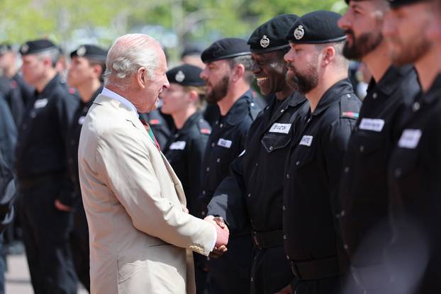 Kralj Charles III. vozio tenk tijekom Dana obitelji Kraljevske tenkovske pukovnije