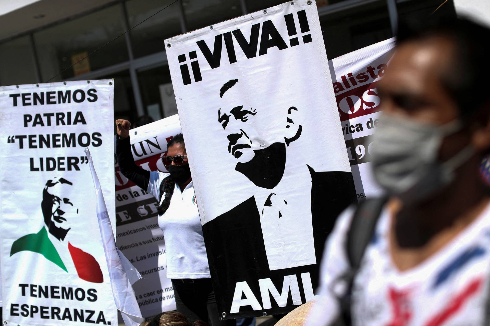 Demonstration outside National Congress in Mexico City