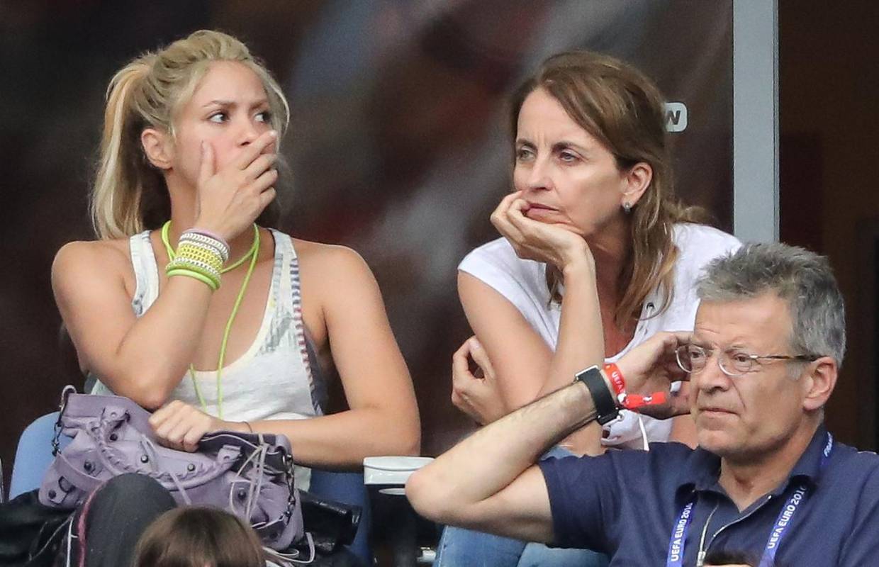 Očajni Piqueovi roditelji ne žele živjeti kraj Shakire, selit će se?