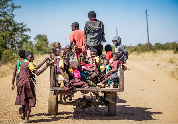 Osijek: Dio postave izložbe fotografija fotoreporterke Pixsella Emice Elveđi "Srce za Afriku"