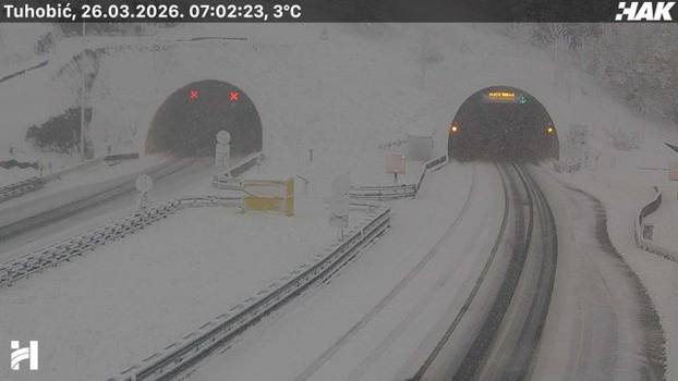 FOTO SNIJEG ZAMEO CESTU Evo kako izgleda A6 Zagreb - Rijeka