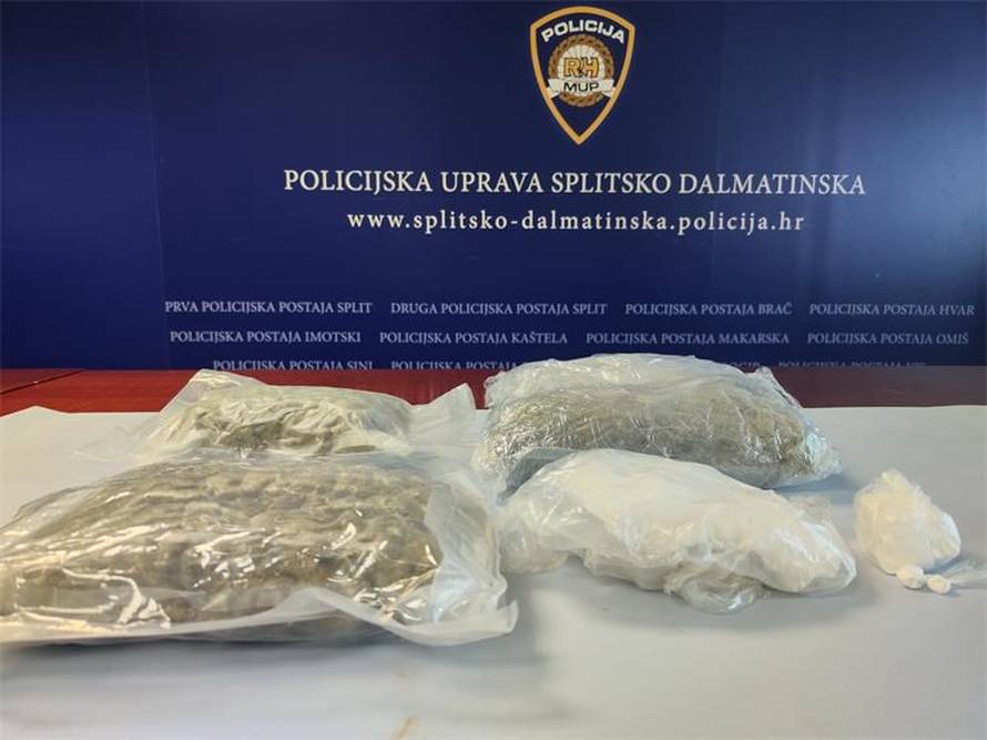 VIDEO Splitska policija kod četvero ljudi našli hrpu droge
