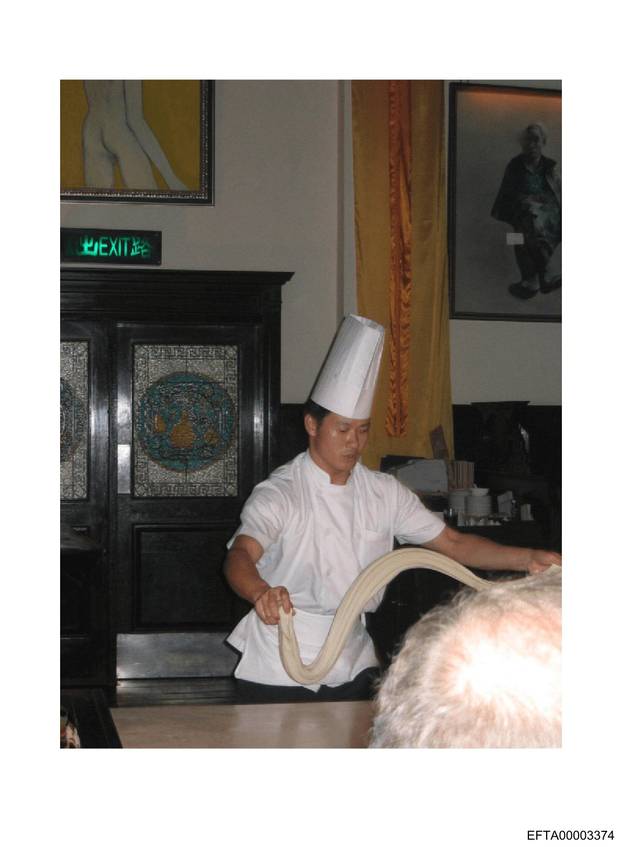 FOTO Ovo su dosad neviđene fotografije iz Epsteinovih spisa