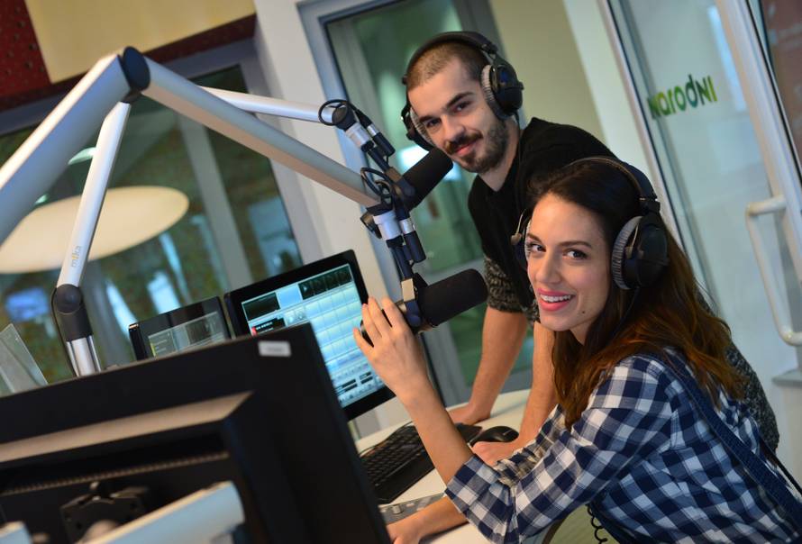 Nives istaknula trudnički trbuh u haljini: 'Koliko si to pojela?'