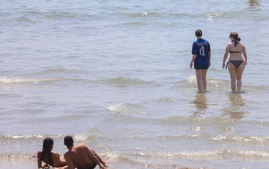 Split: 34 stupnja Celzijevih mnoge su Splićane natjerali na plaže