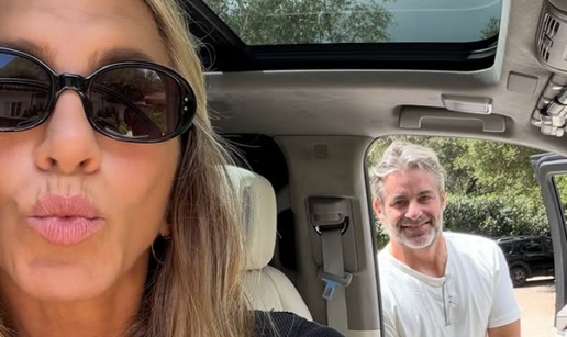 Jennifer Aniston objavila nove fotke s de&ccaron;kom Jimom Curtisom