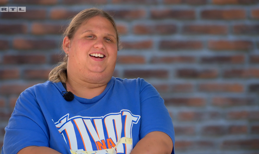 FOTO Haljina joj odli&ccaron;no stoji! Pogledajte novi imid&zcaron; Marije Bartulovi&cacute;  iz '&Zcaron;ivota na vagi'