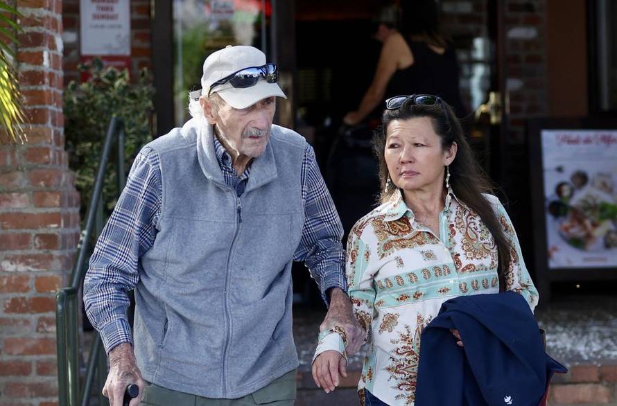 EXCLUSIVE: PREMIUM EXCLUSIVE RATES APPLY: Gene Hackman And Wife Betsy Arakawa Seen Out On A Super Rare Outing On And Early Dinner Date - 28 Mar 2024