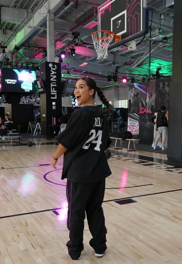 Dnevno jede oko 3000 kalorija, a tijelo joj je čista inspiracija