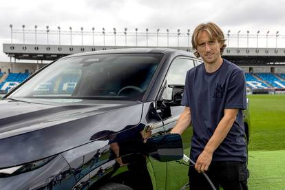 Luka Modrić dobio je novi auto. Evo što su izabrali igrači Reala