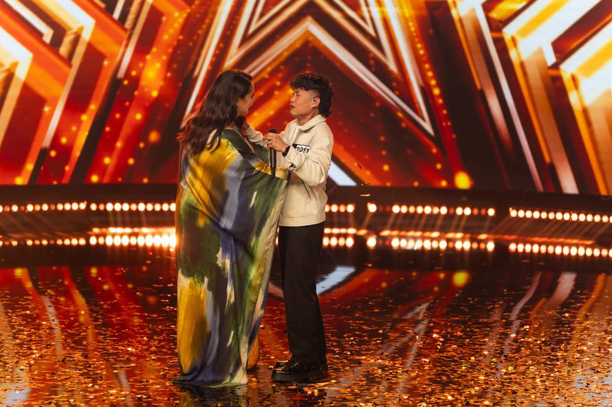 Filipinac Nicolas Ypil pjesmom oduševio žiri, vidno ganuta Martina stisla je zlatni gumb