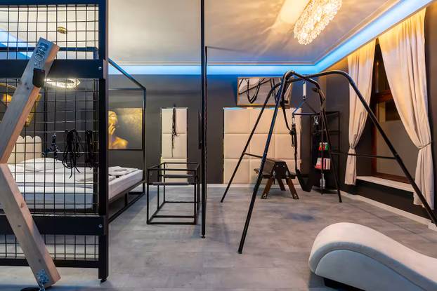 FOTO BDSM stan u Poljskoj je za ljubitelje grube akcije pravi raj!