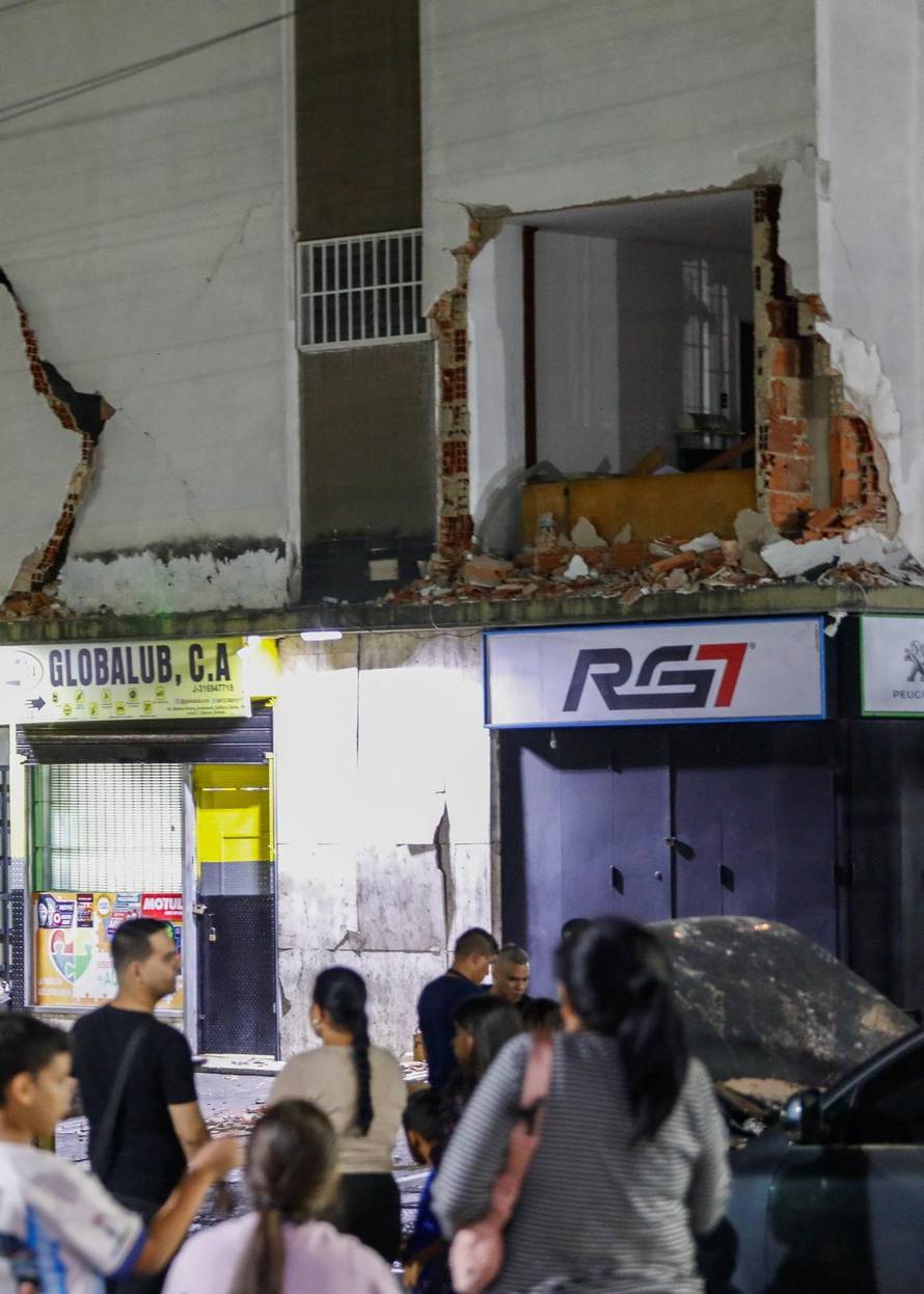 Aftermath of an earthquake in Caracas