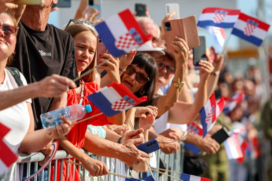 Zagreb: Svečani vojni mimohod u povodu 30 godina VRO Oluja