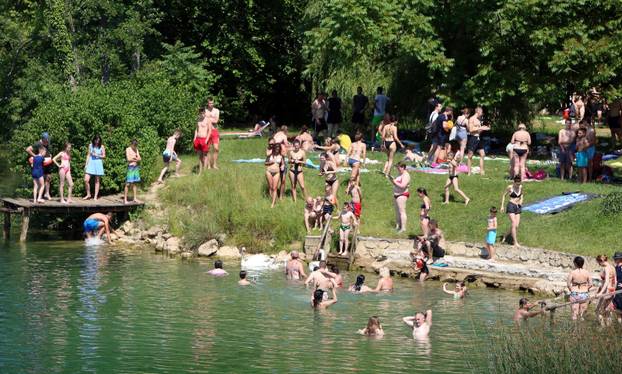 Brojna kupališa rijeke Mrežnice