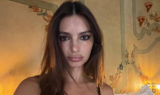 FOTO Emily Ratajkowski u uskoj majici pokazala bradavice
