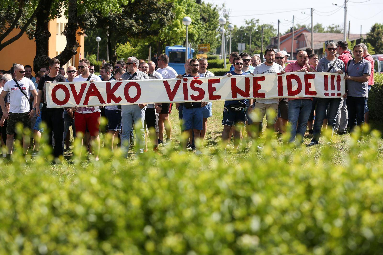 Zagreb: Prosvjed pravosudnih policajaca ispred zatvora Remetinec