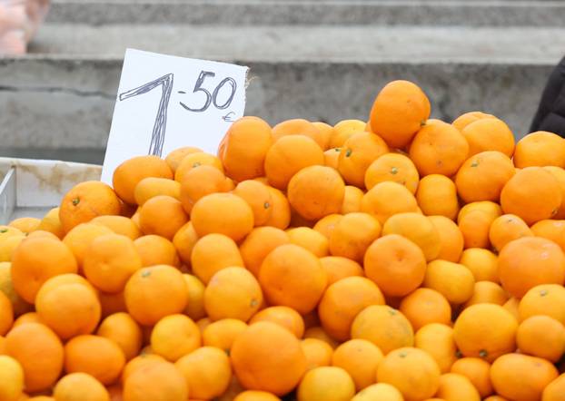 Šibenik: Ponuda na šibenskoj tržnici