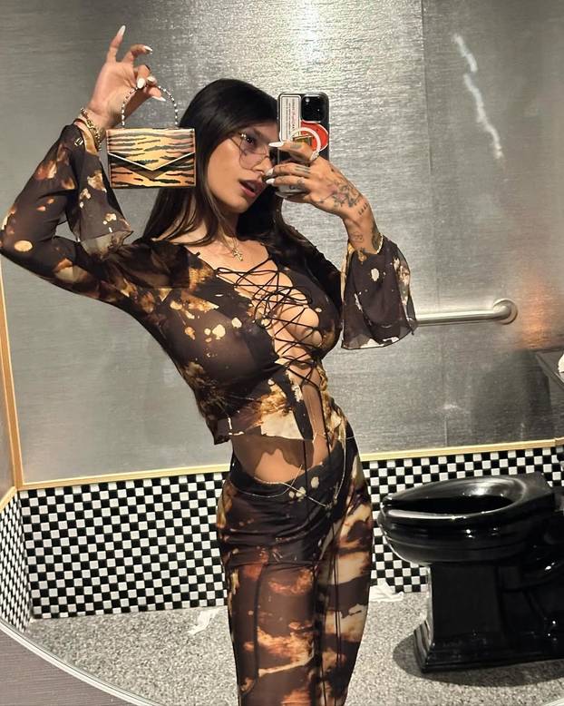 FOTO Znate li čime se sad bavi Mia Khalifa? Nije za prepoznati!
