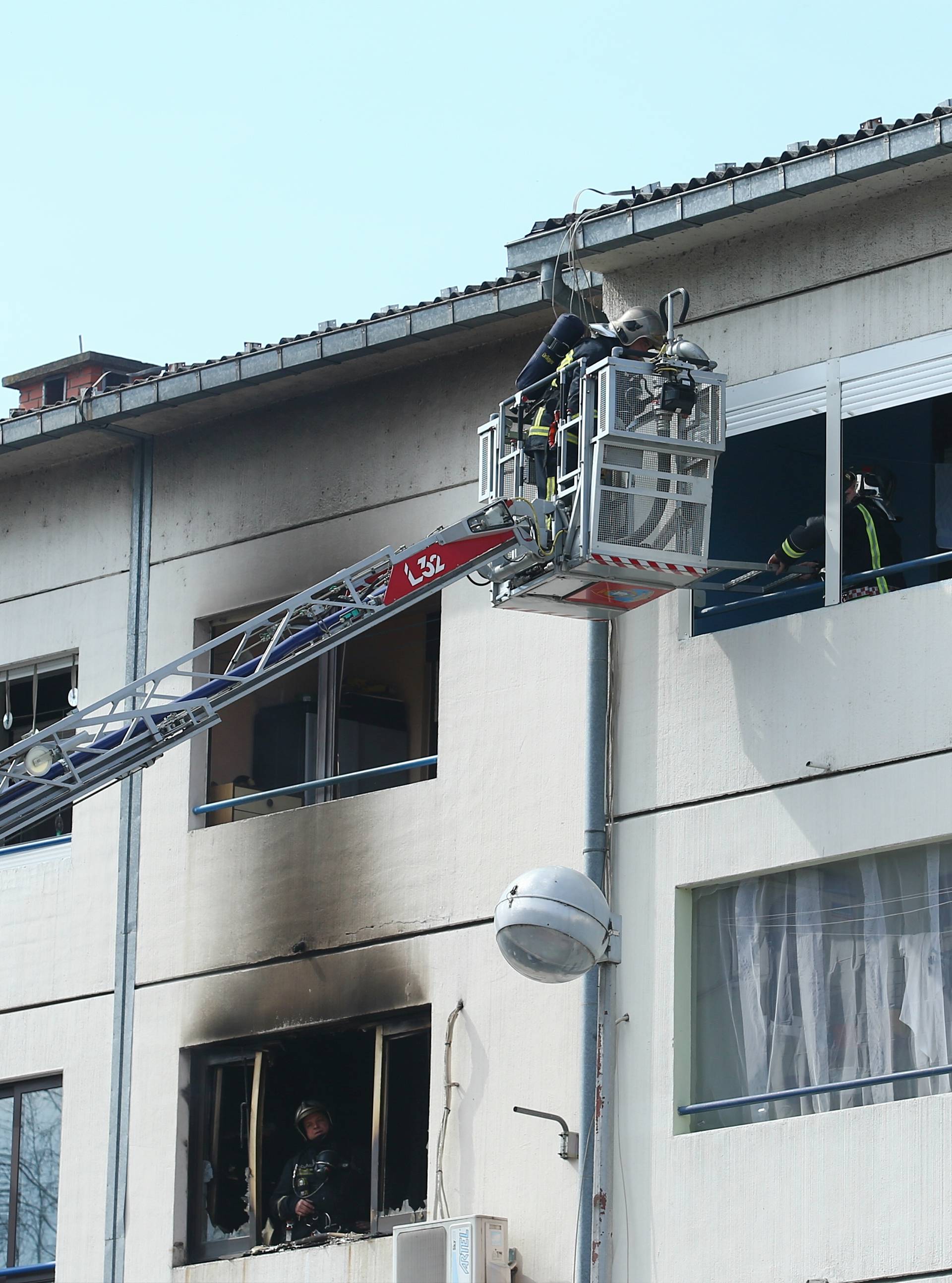 Šteta 100.000 kuna: Otvoreni plamen uzrok  požara u stanu