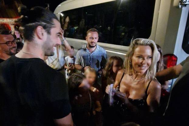 Šime opet dočekao Maju nakon koncerta: 'Dao joj je papirić, a nakon toga su zajedno otišli...'
