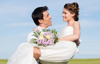 Savršeno za mladenke: Moći će probati vjenčanice ali virtualno