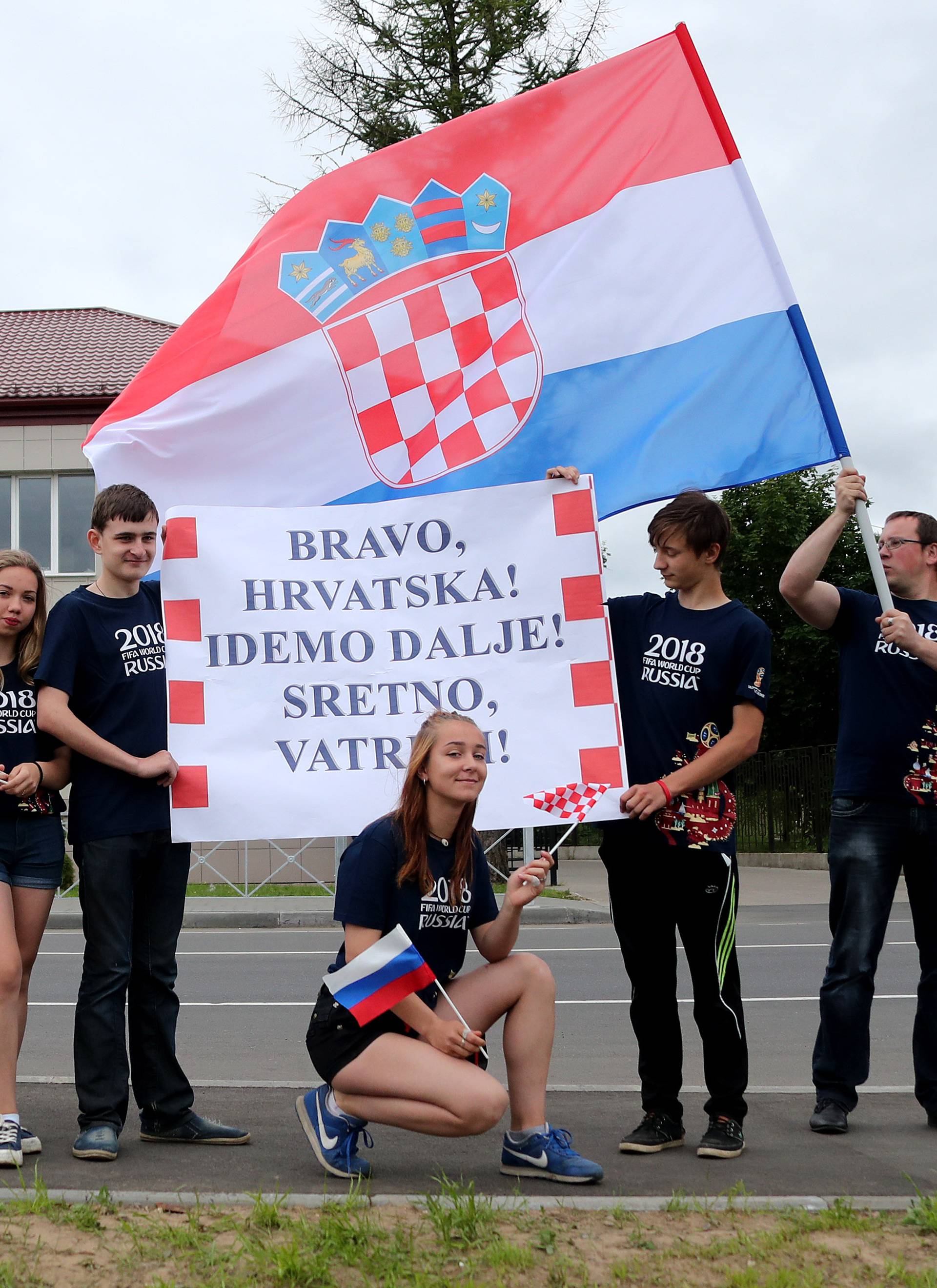 Do svidanja, Roščino! Lokalni školarci oduševili su Vatrene