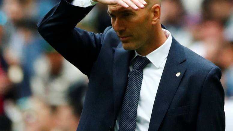 Real puca po šavovima, Zidane se pita: Gdje je kraj nesreći?
