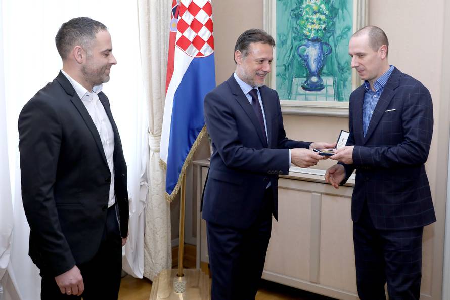 Zagreb: JandrokoviÄ primio rukometne suce koji su sudili finale Svjetskog prvenstva