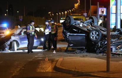Četvero ozlijeđenih u sudaru dva automobila u Zagrebu